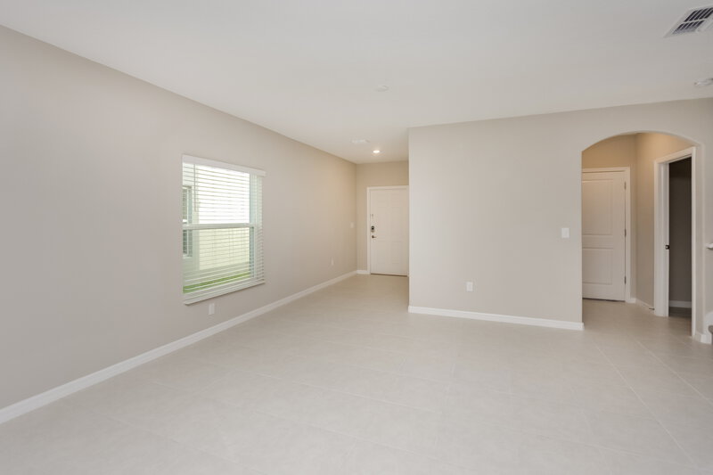4,320/Mo, 7316 Spring Snowflake Ave Tampa, FL 33619 Living Room View 2