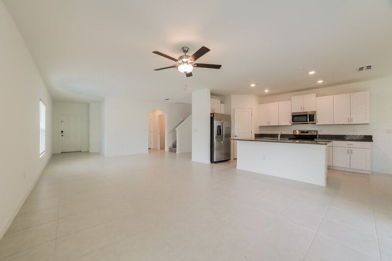 2,625/Mo, 7230 Spring Snowflake Ave Tampa, FL 33619 Living Room View 2