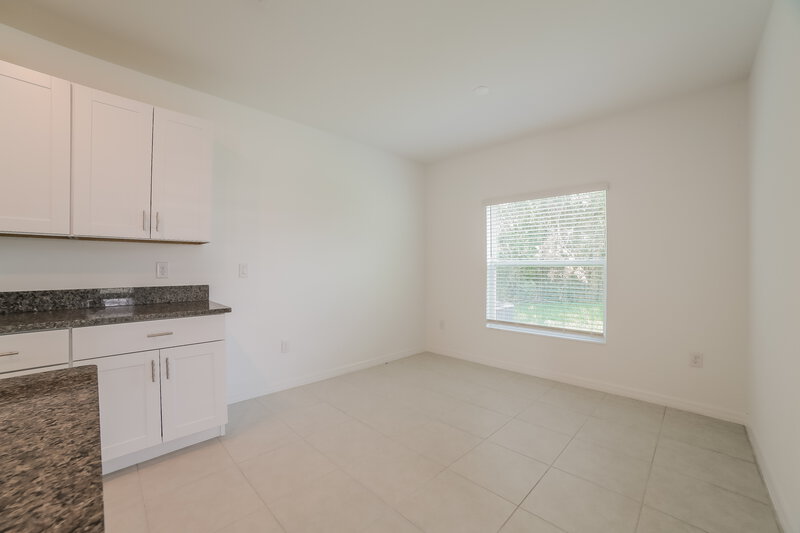 2,625/Mo, 7230 Spring Snowflake Ave Tampa, FL 33619 Dining Room View