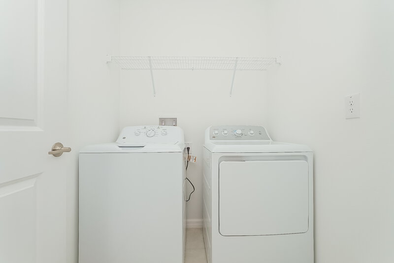 2,890/Mo, 7334 Spring Snowflake Ave Tampa, FL 33619 Laundry Room View
