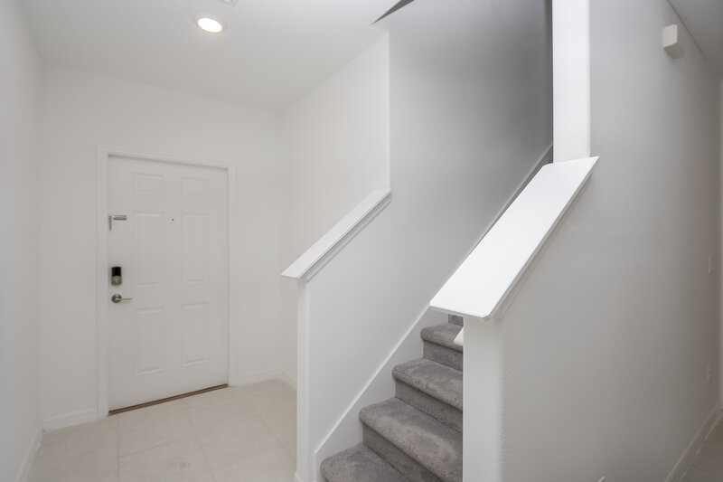 2,475/Mo, 7339 Spring Snowflake Ave Tampa, FL 33619 Foyer View