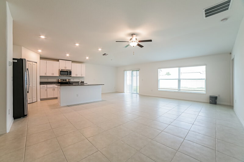 2,690/Mo, 4225 Globe Thistle Dr Tampa, FL 33619 Living Room View