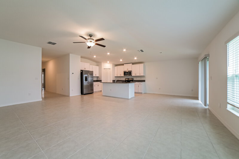 2,690/Mo, 4225 Globe Thistle Dr Tampa, FL 33619 Living Room View 2