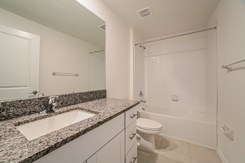 2,690/Mo, 4225 Globe Thistle Dr Tampa, FL 33619 Bathroom View
