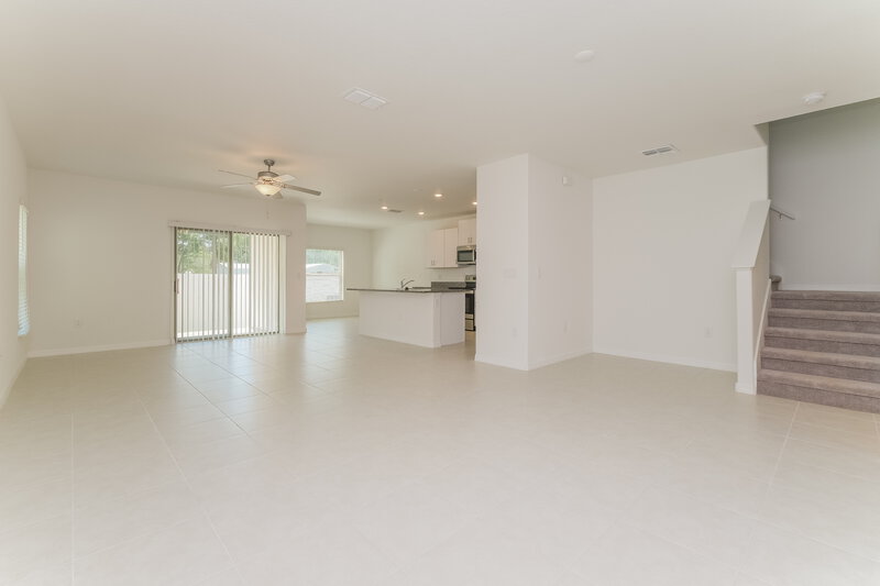 2,615/Mo, 7337 Spring Snowflake Ave Tampa, FL 33619 Living Room View 2