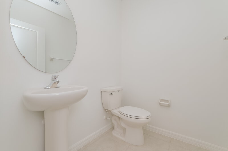 2,615/Mo, 7337 Spring Snowflake Ave Tampa, FL 33619 Bathroom View
