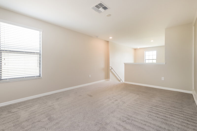 2,890/Mo, 4223 Globe Thistle Dr Tampa, FL 33619 Loft View