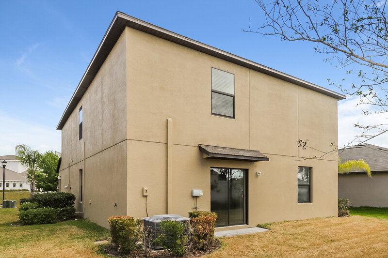 2,890/Mo, 4223 Globe Thistle Dr Tampa, FL 33619 Rear View 2