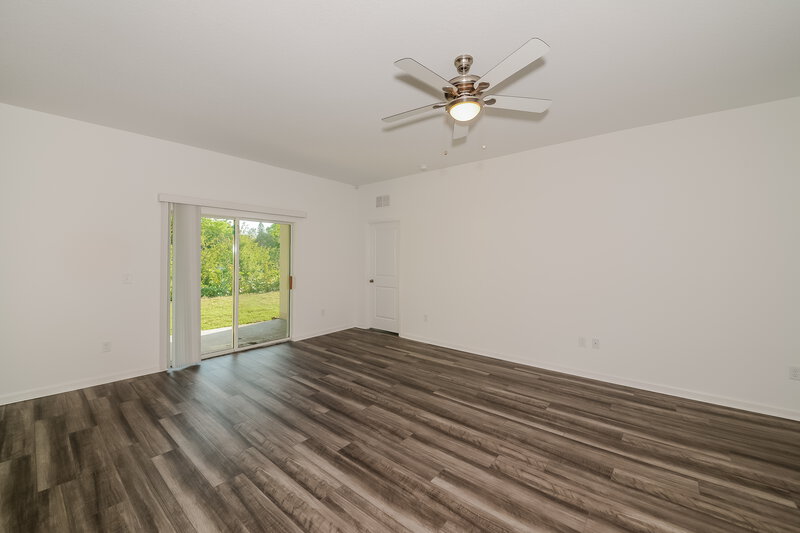 2,695/Mo, 996 Ocean Spray Dr Ruskin, FL 33570 Living Room View