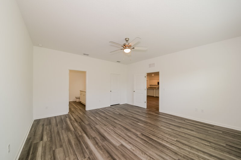 2,695/Mo, 996 Ocean Spray Dr Ruskin, FL 33570 Main Bedroom View 2