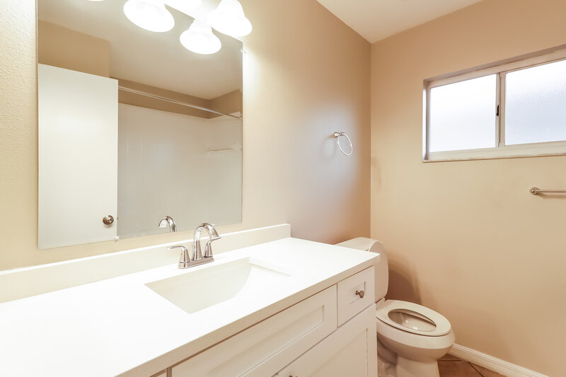 2,320/Mo, 12606 Early Run Ln Riverview, FL 33578 Bathroom View