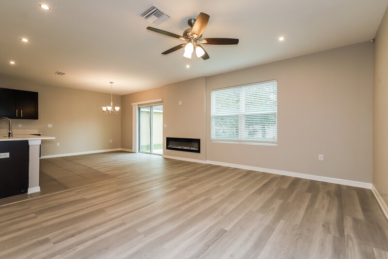 2,595/Mo, 10123 Hawk Storm Ave Tampa, FL 33610 Living Room View