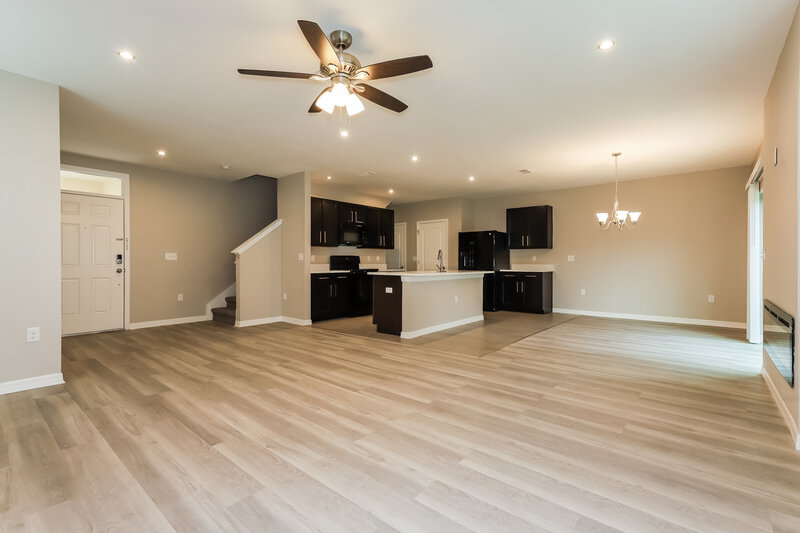 2,595/Mo, 10123 Hawk Storm Ave Tampa, FL 33610 Living Room View 2