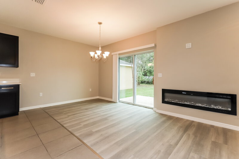 2,595/Mo, 10123 Hawk Storm Ave Tampa, FL 33610 Dining Room View 2