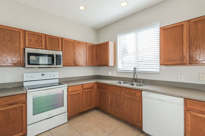 2,320/Mo, 10510 Boyette Creek Blvd Riverview, FL 33569 Kitchen View
