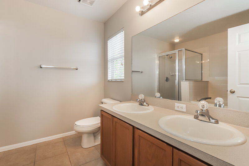 2,320/Mo, 10510 Boyette Creek Blvd Riverview, FL 33569 Main Bathroom View 2