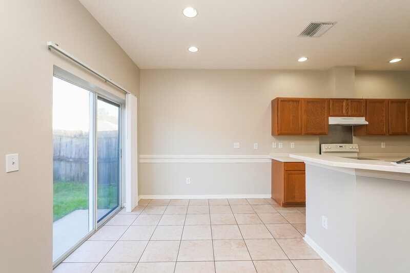 2,310/Mo, 713 Star Pointe Dr Seffner, FL 33584 Dining Room View
