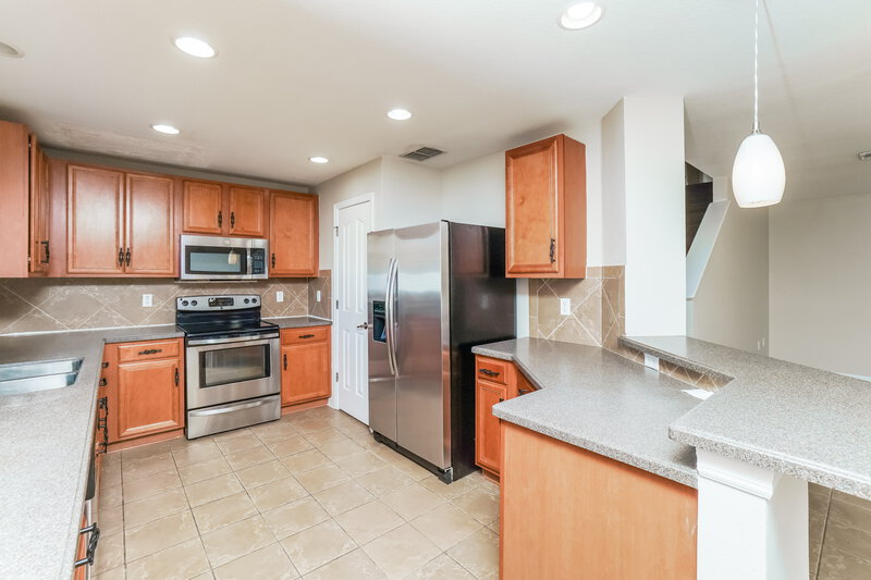 2,070/Mo, 9619 Maxson Dr Land O' Lakes, FL 34638 Kitchen View