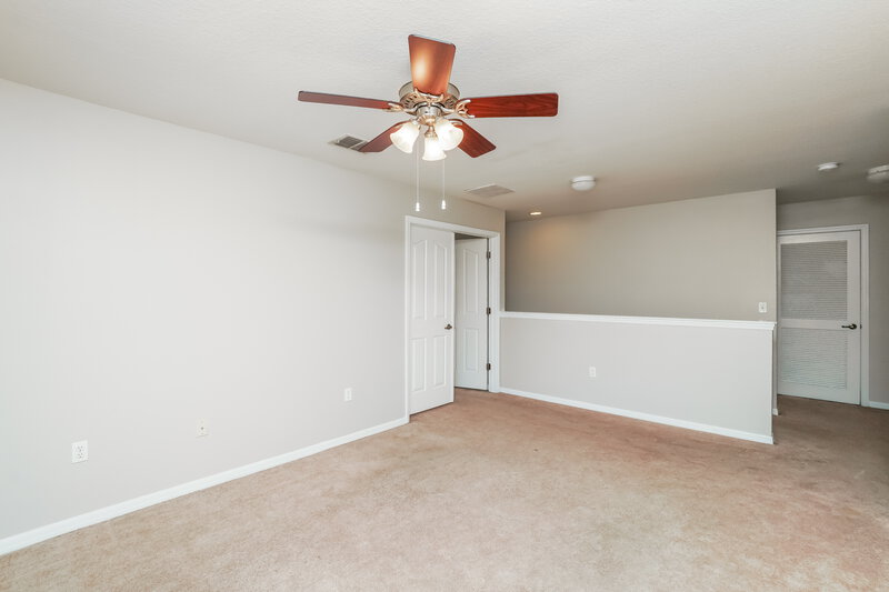 2,070/Mo, 9619 Maxson Dr Land O' Lakes, FL 34638 Loft View