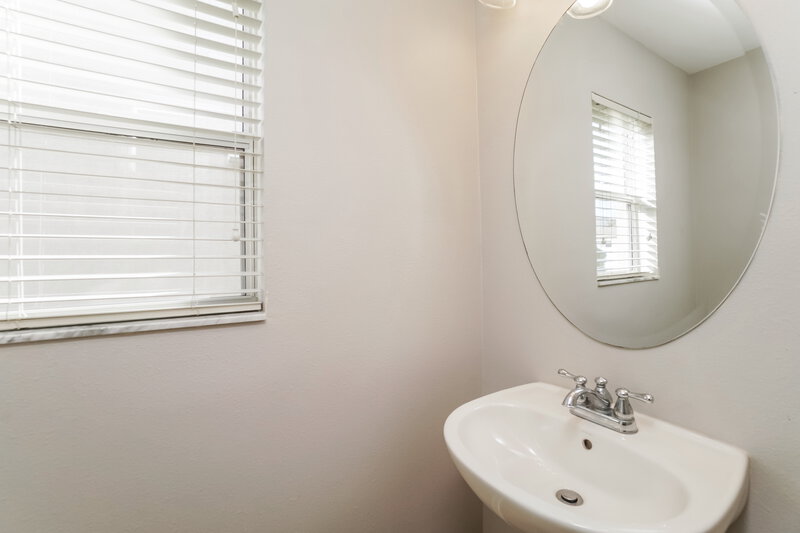 2,070/Mo, 9619 Maxson Dr Land O' Lakes, FL 34638 Bathroom View