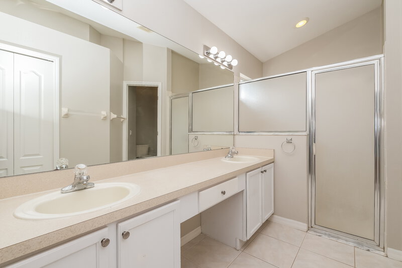 2,290/Mo, 7602 Citrus Blossom Dr Land O' Lakes, FL 34637 Main Bathroom View