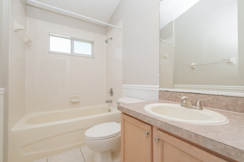 2,290/Mo, 7602 Citrus Blossom Dr Land O' Lakes, FL 34637 Bathroom View