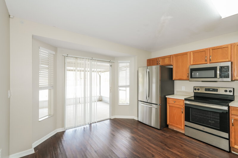 2,085/Mo, 10704 Navigation Dr Riverview, FL 33579 Kitchen View 3