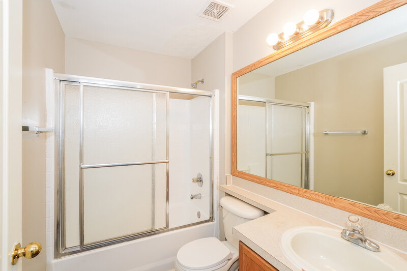 2,085/Mo, 10704 Navigation Dr Riverview, FL 33579 Bathroom View