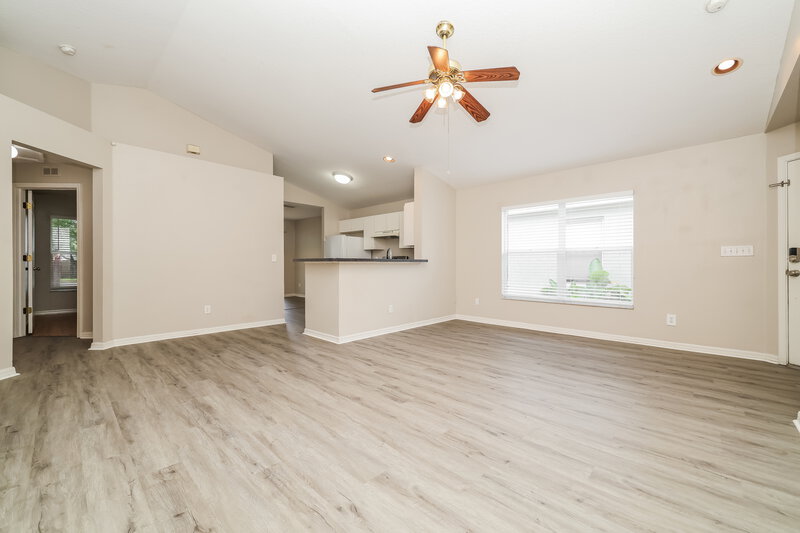 1,925/Mo, 7445 Oxford Garden Cir Apollo Beach, FL 33572 Living Room View