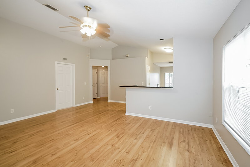 2,035/Mo, 7445 Oxford Garden Cir Apollo Beach, FL 33572 Living Room View 2