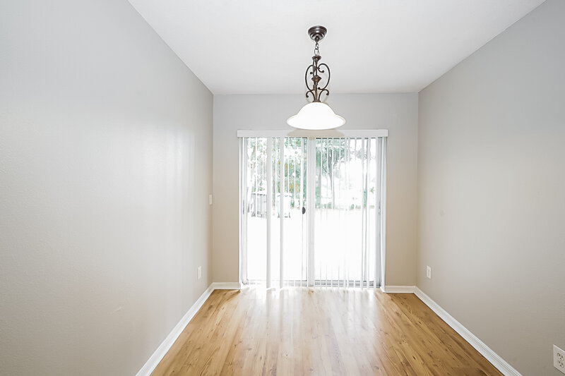 2,035/Mo, 7445 Oxford Garden Cir Apollo Beach, FL 33572 Dining Room View