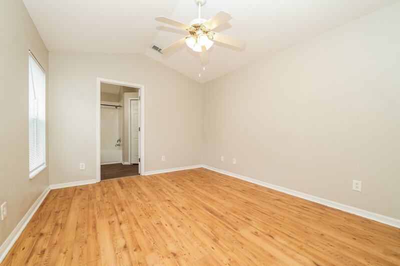 1,925/Mo, 7445 Oxford Garden Cir Apollo Beach, FL 33572 Main Bedroom View