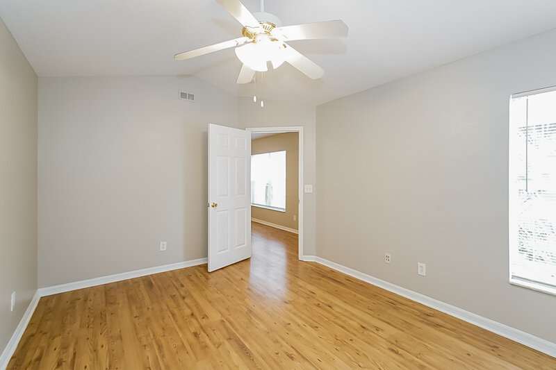 2,035/Mo, 7445 Oxford Garden Cir Apollo Beach, FL 33572 Main Bedroom View 2