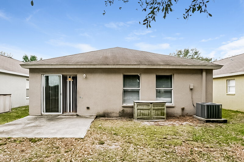 2,035/Mo, 7445 Oxford Garden Cir Apollo Beach, FL 33572 Rear View