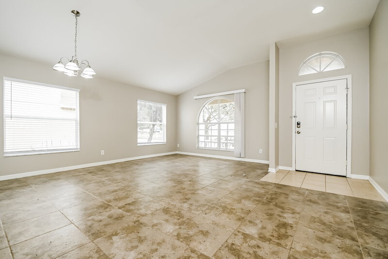 2,275/Mo, 4233 Hartford Lake Dr Tampa, FL 33619 Living Room View