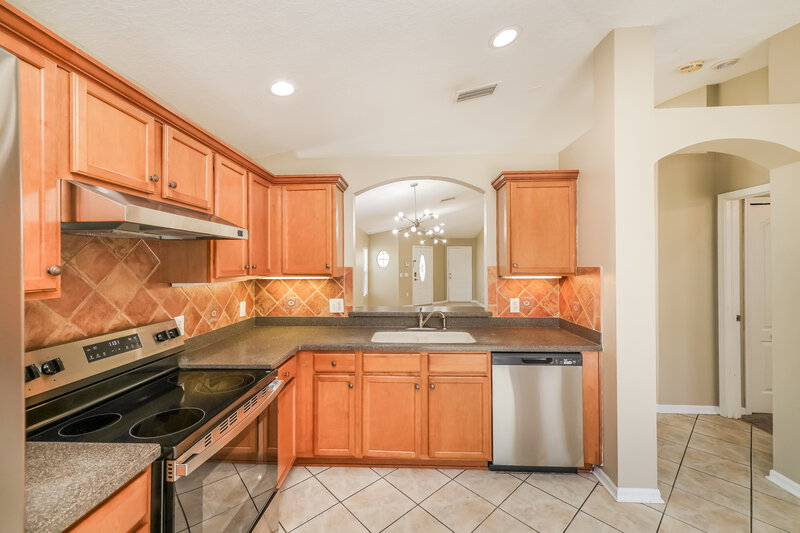 1,970/Mo, 12704 Evington Point Dr Riverview, FL 33579 Kitchen View