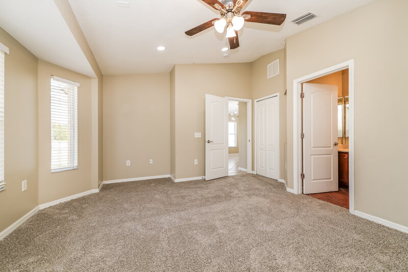 1,970/Mo, 12704 Evington Point Dr Riverview, FL 33579 Main Bedroom View