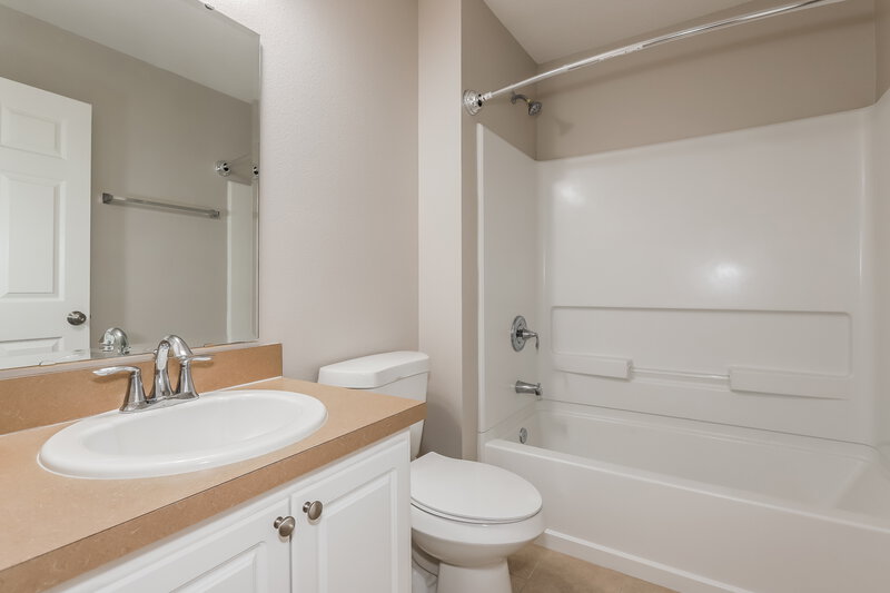 1,800/Mo, 4395 Sun Center Rd Mulberry, FL 33860 Bathroom View