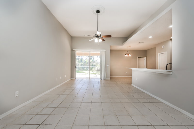 2,650/Mo, 8519 Parrots Landing Dr Tampa, FL 33647 Family Room View 2