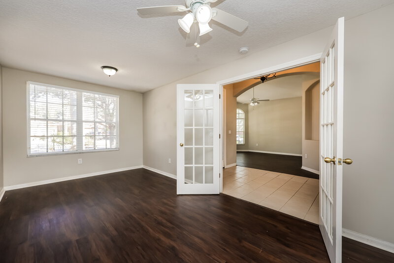 2,650/Mo, 8519 Parrots Landing Dr Tampa, FL 33647 Office View