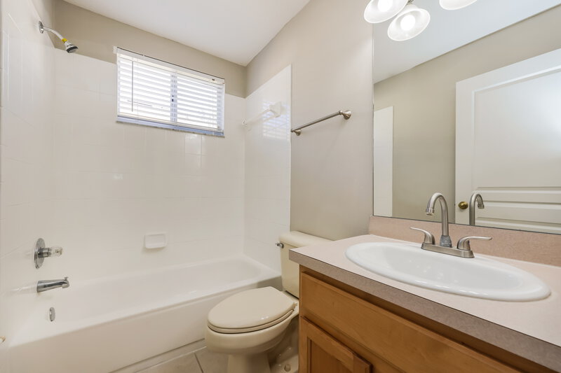 2,650/Mo, 8519 Parrots Landing Dr Tampa, FL 33647 Bathroom View