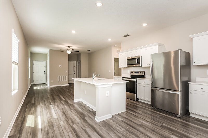 1,930/Mo, 2096 Harris Hawk Ave Ruskin, FL 33570 Kitchen View 3