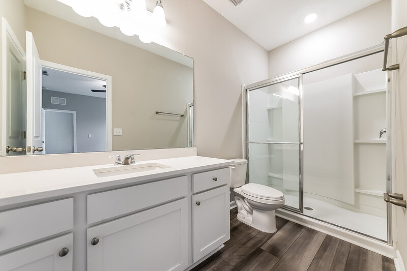 1,930/Mo, 2096 Harris Hawk Ave Ruskin, FL 33570 Main Bathroom View