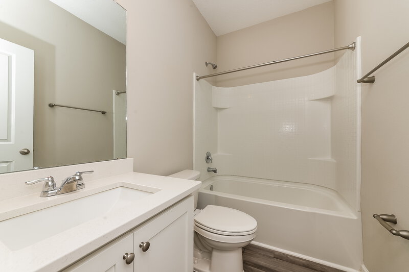 1,930/Mo, 2096 Harris Hawk Ave Ruskin, FL 33570 Bathroom View