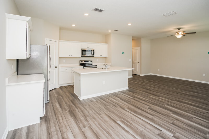 4,000/Mo, 912 Kelly Fern Loop Ruskin, FL 33570 Living Room View 2