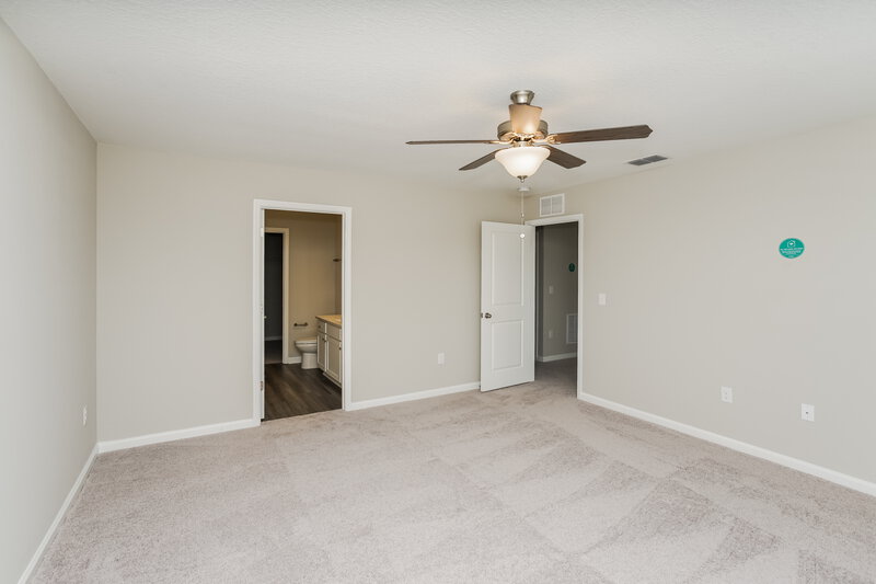4,000/Mo, 912 Kelly Fern Loop Ruskin, FL 33570 Main Bedroom View 2