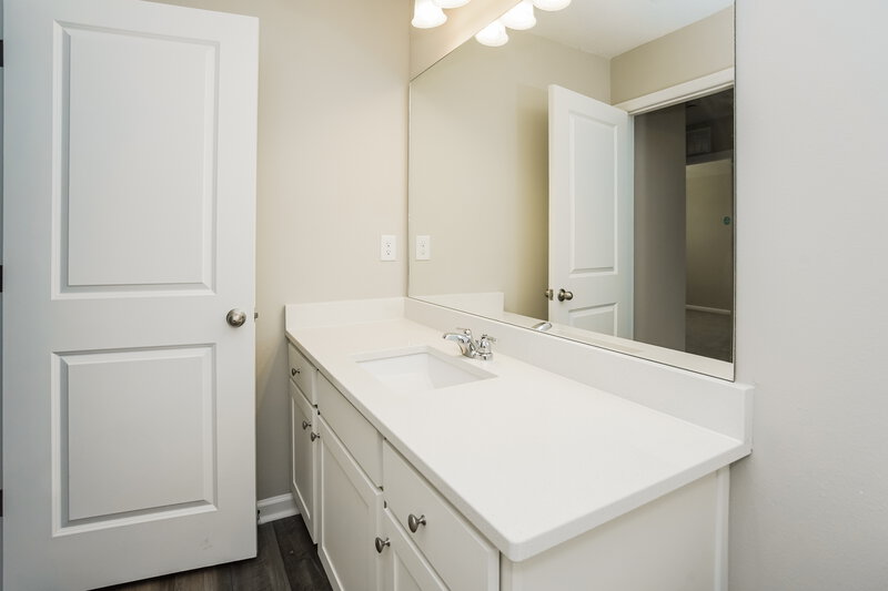 4,000/Mo, 912 Kelly Fern Loop Ruskin, FL 33570 Bathroom View