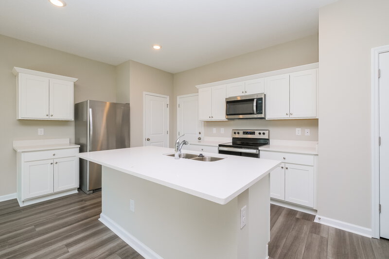 2,195/Mo, 2012 Harris Hawk Ave Ruskin, FL 33570 Kitchen View