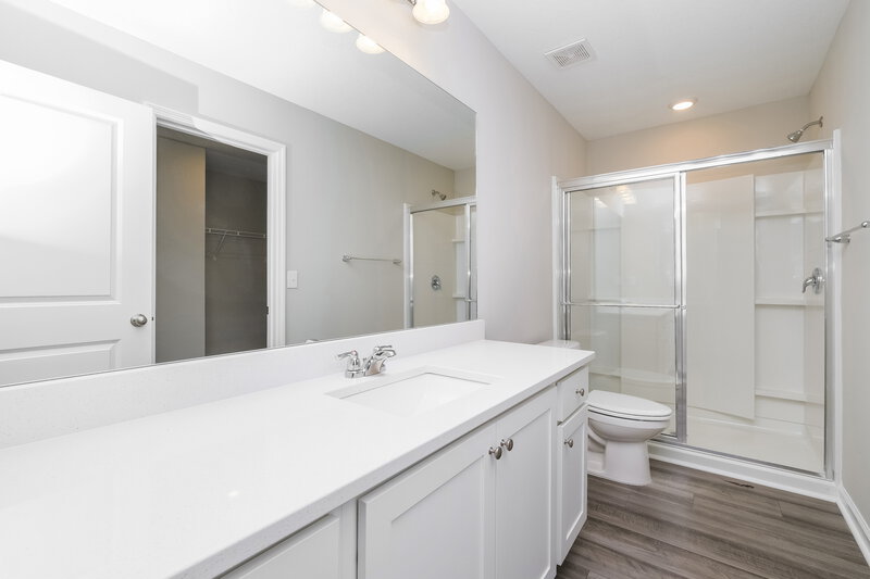 2,195/Mo, 2012 Harris Hawk Ave Ruskin, FL 33570 Main Bathroom View