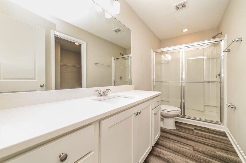2,135/Mo, 2052 Harris Hawk Ave Ruskin, FL 33570 Main Bathroom View